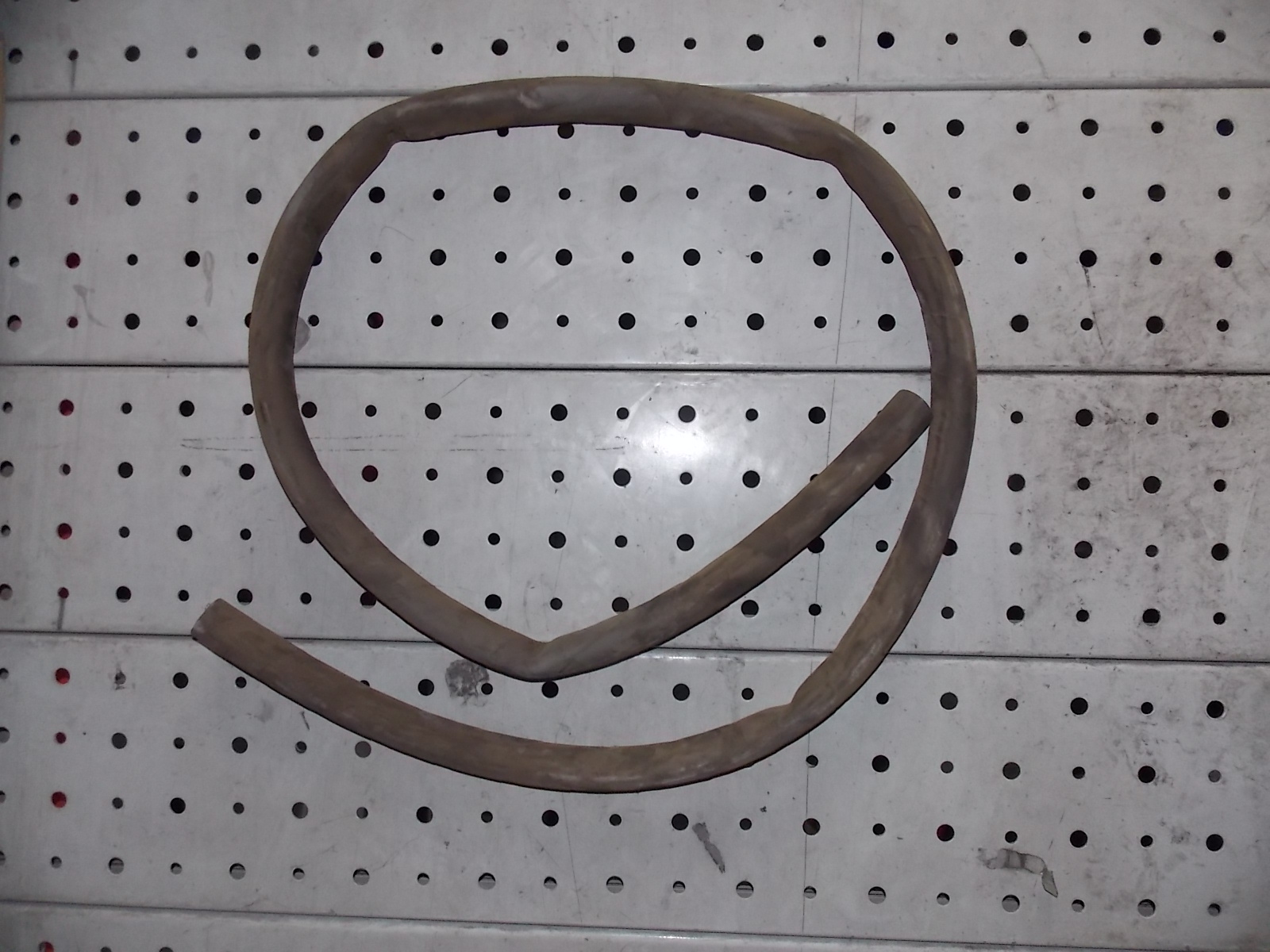 Steerer oil inlet pipe