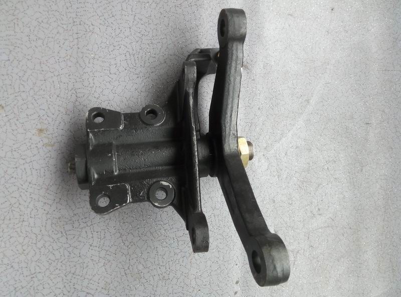 Left-turn arm bracket assembly