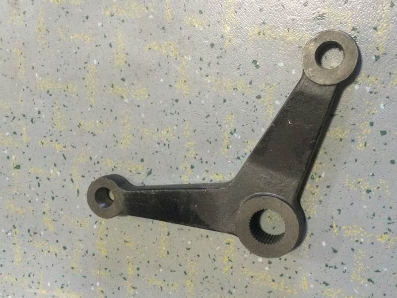 Левый поворотный рычаг