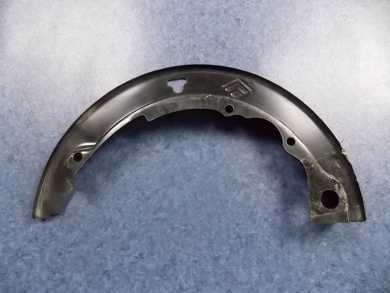 D Пылезащитный кожух переднего тормоза в сборе.-1