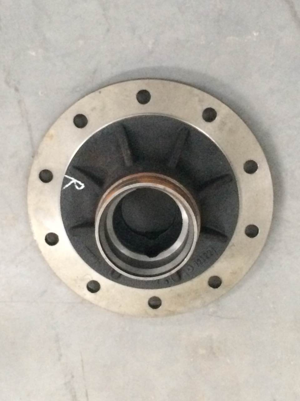 Front wheel hub-1