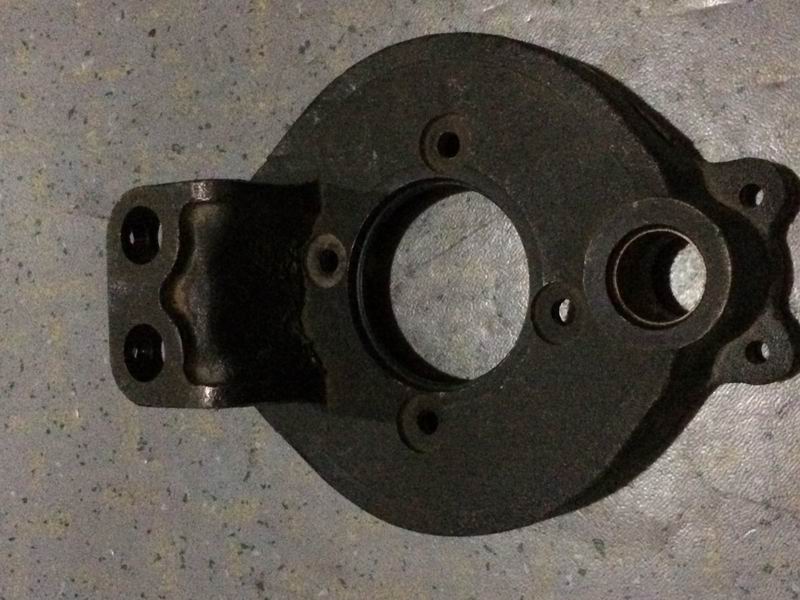 Нижняя пластина переднего правого тормоза