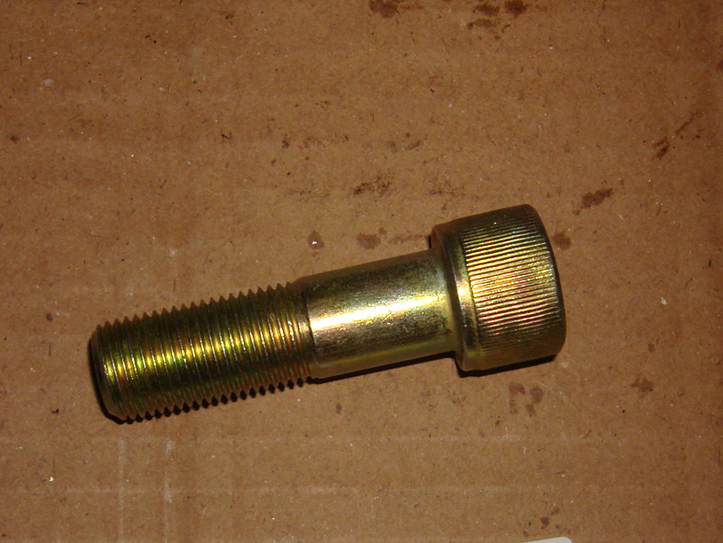 Болты — крепим тормозной диск и ступицу