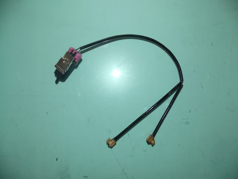 Friction plate wear alarm sensor