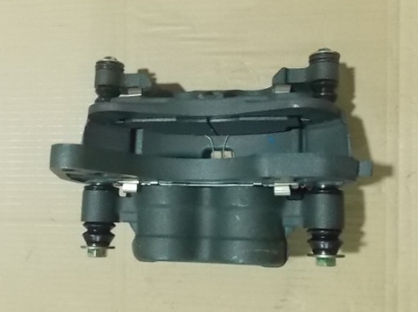 Левый дисковый тормоз в сборе; гидравлический; диаметр цилиндра 54