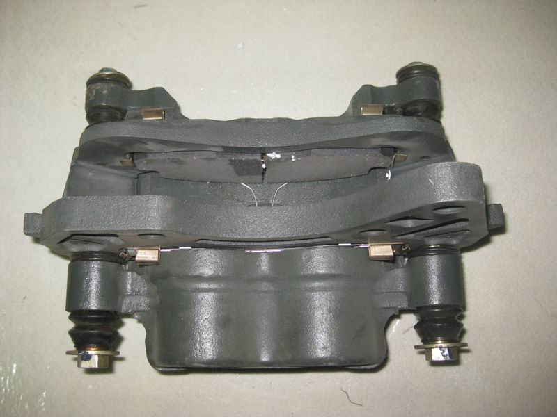 Левый дисковый тормоз в сборе (Yuanfeng/ 22 .5/ 55 /шесть отверстий/вертикальный)