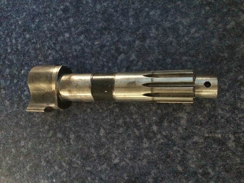 Распределительный вал левый