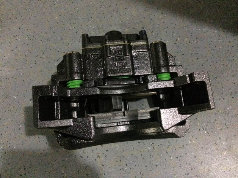 Front disc brake assembly - right