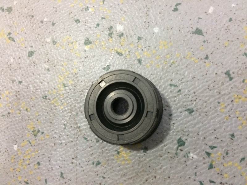 Cylinder head sealing sleeve