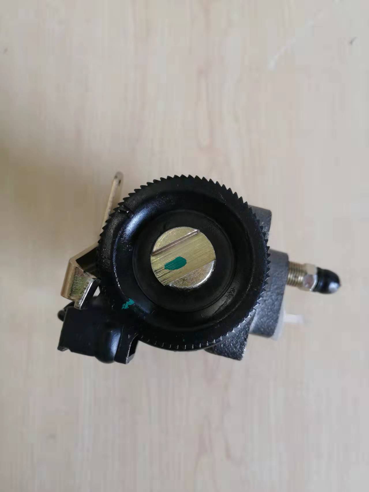 Right brake pump two; with vent screw; QT280-3502040