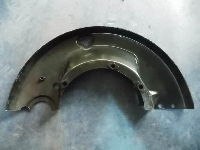 Dust cover on rear brake-1