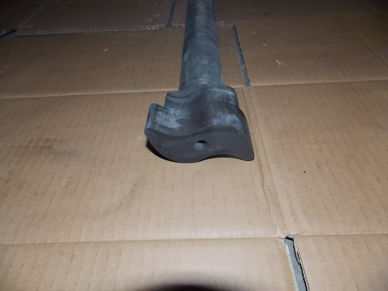 Rear left camshaft; length 551mm-1