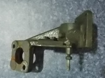 Задний левый кронштейн воздушной камеры-2