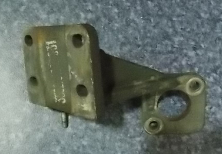 Задний левый кронштейн воздушной камеры-3