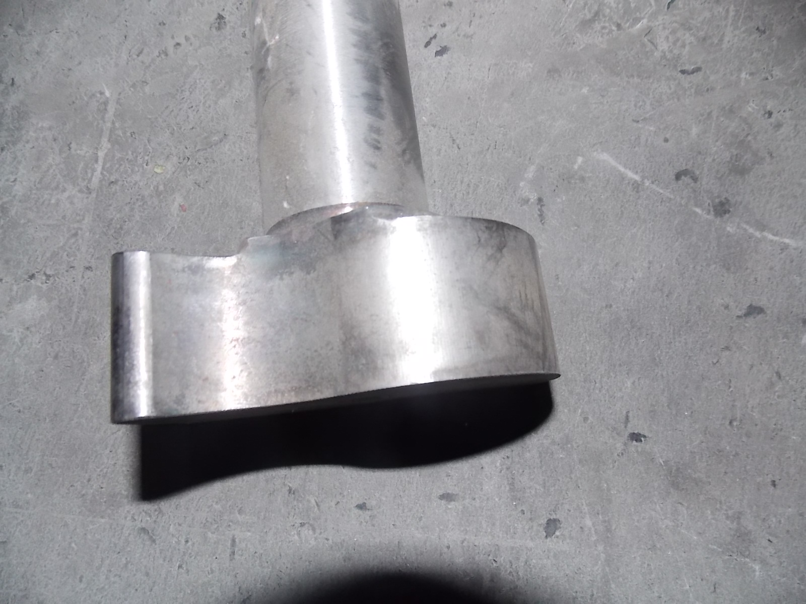 Задний левый распредвал-1