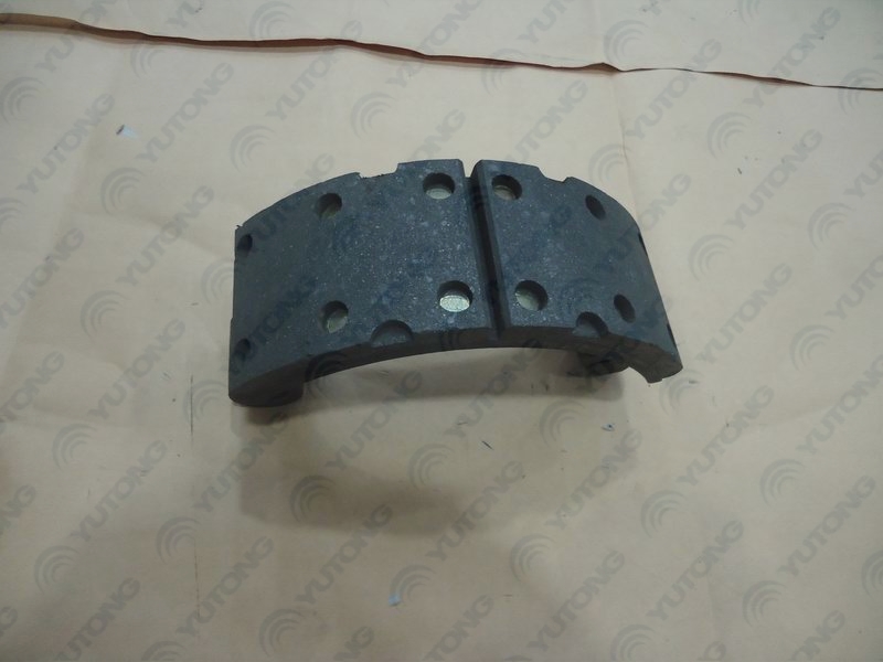 Rear brake shoe assembly
