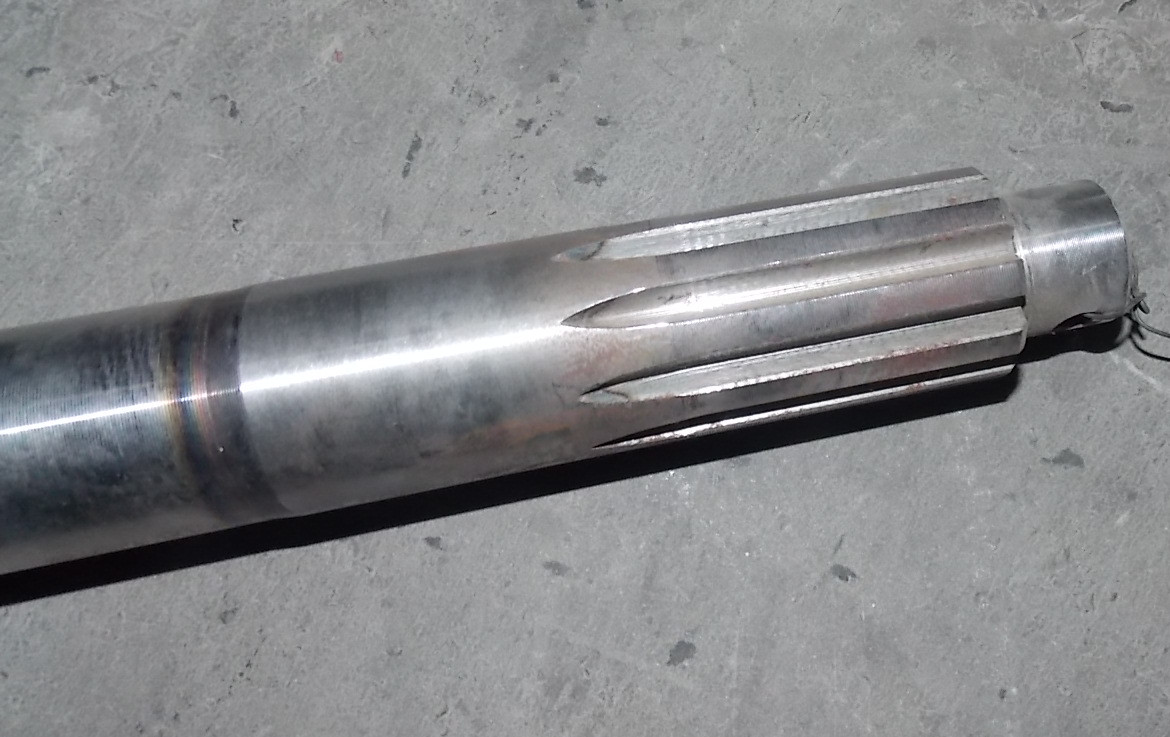 Rear right cam shaft