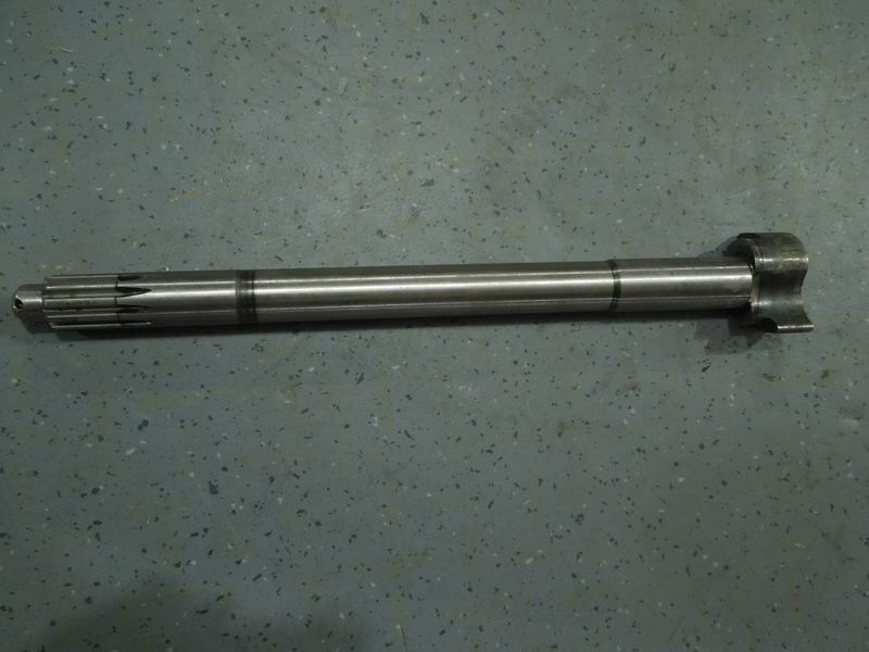 Rear left cam shaft