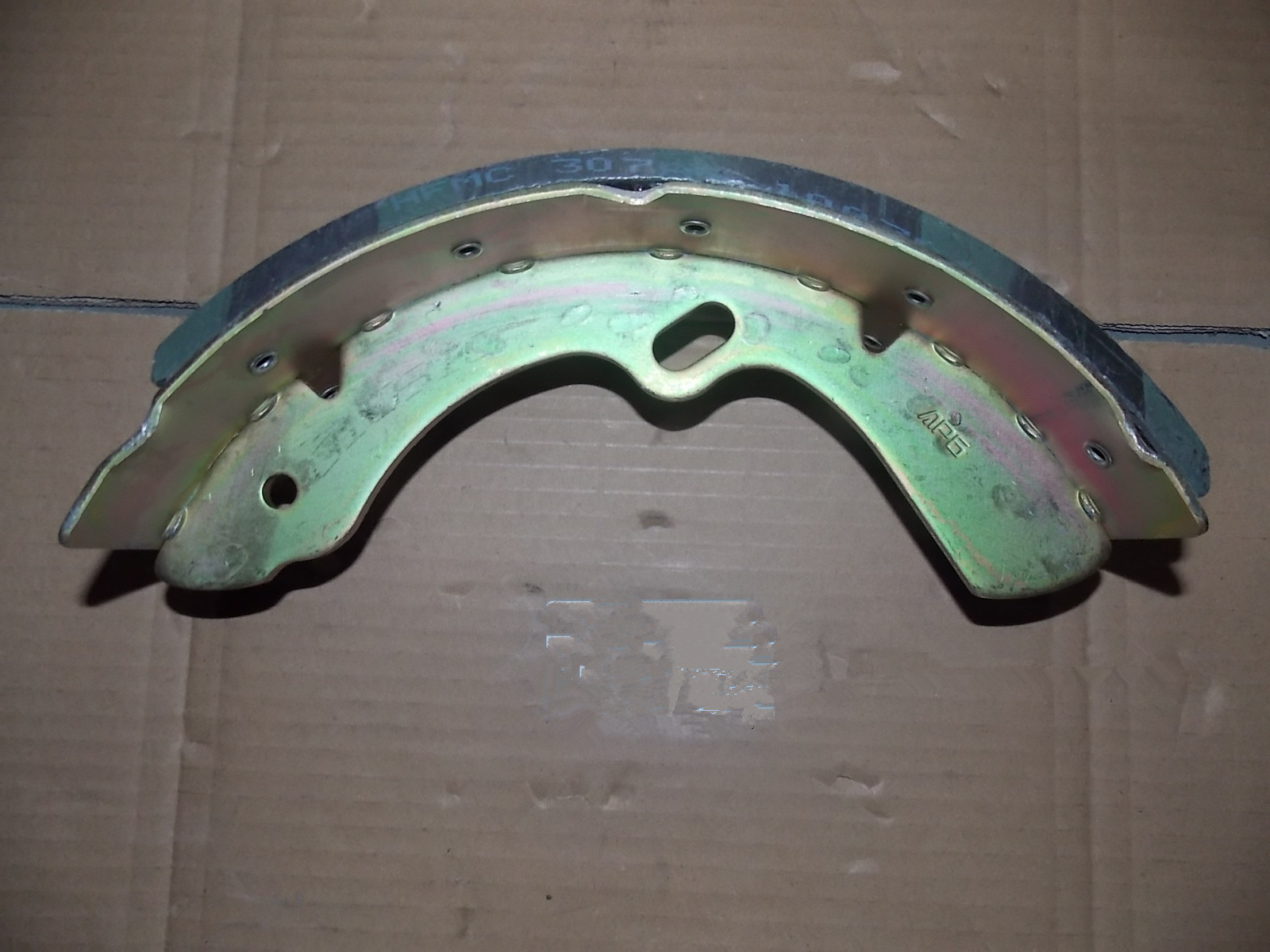Rear brake shoe assembly