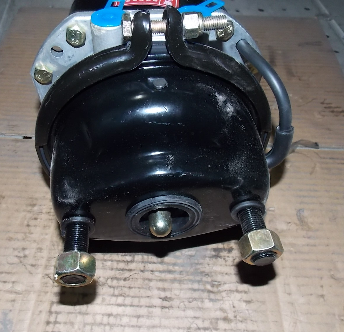 Rear brake air chamber assembly - left; 24″/24″-2