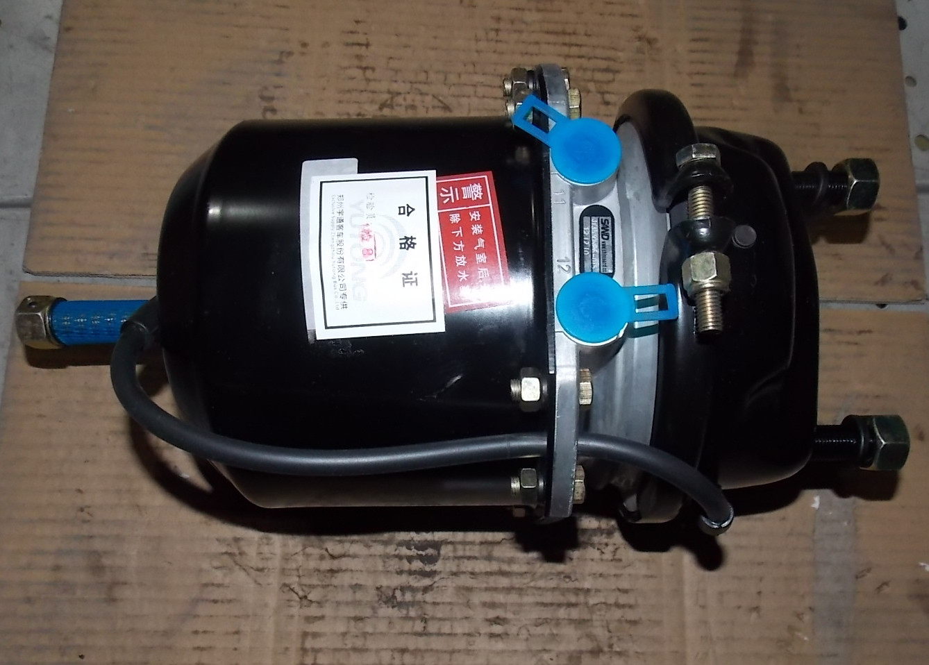 Rear brake air chamber assembly-right; 24″/24″