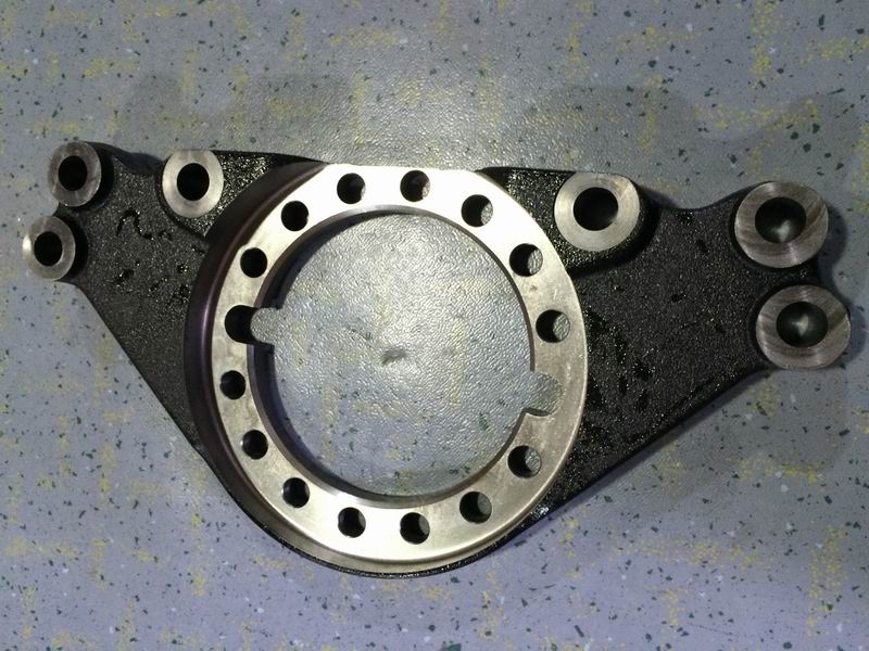 Монтажная пластина тормоза правая-1