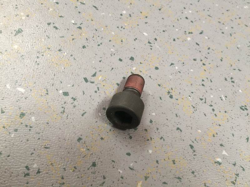 Tighten brake bolts (M16*1.5*30 10.9 hexagonal)