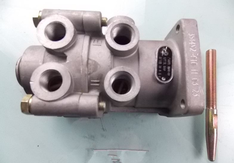 Brake master pump (powered)