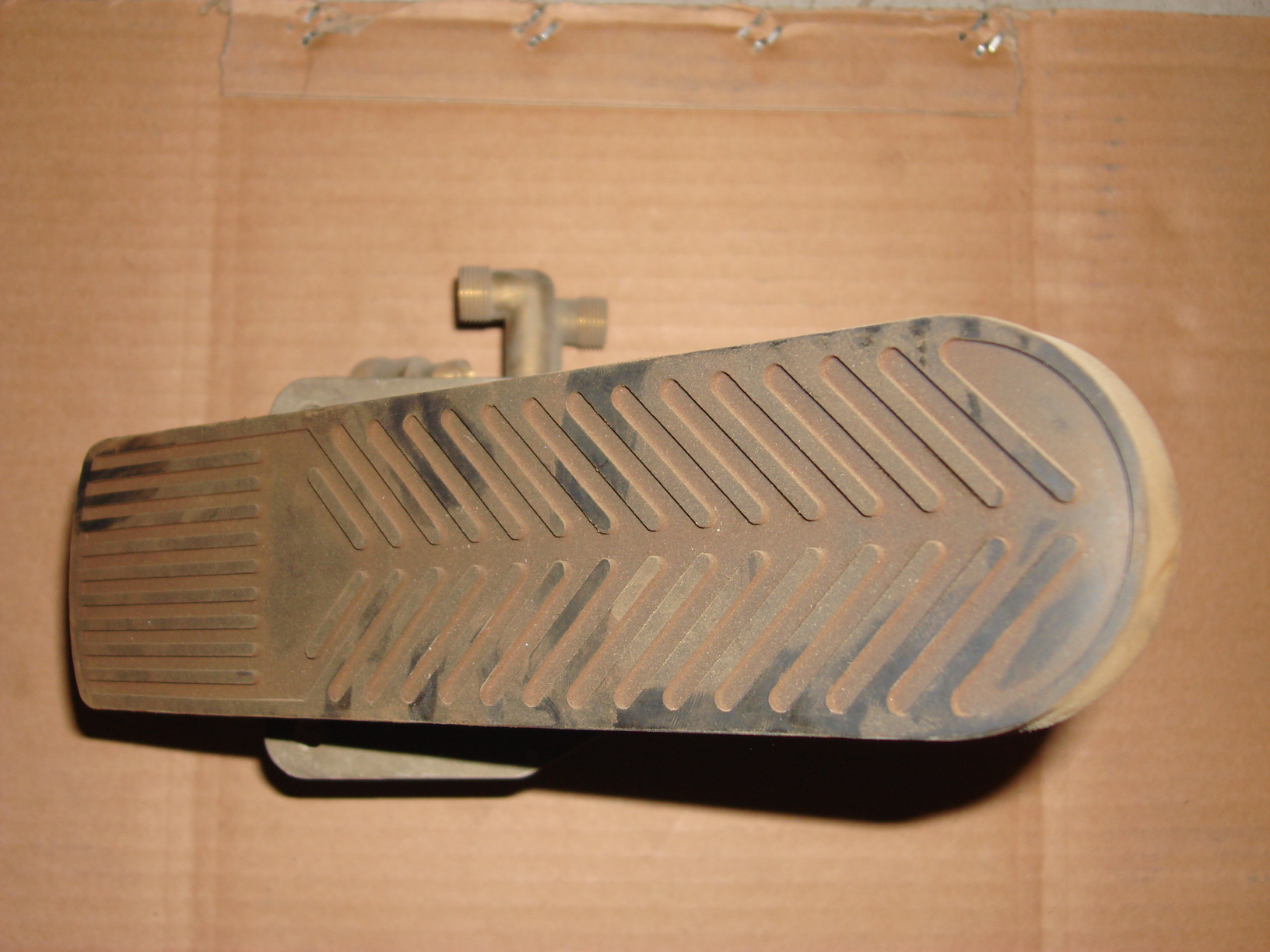 Brake master pump and pipe joint assembly