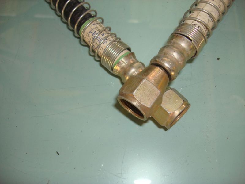 Задний тормозной шланг D 43 / 25D расклешенный 1000mm-1