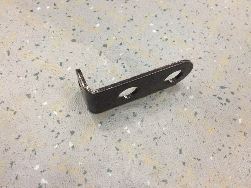 Pipe support, L-shaped, fixed M18 connector-1