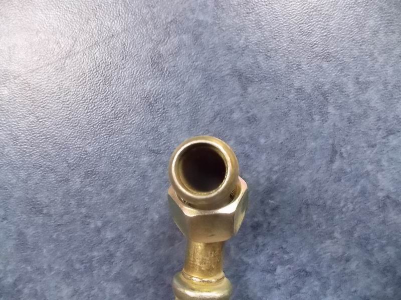 Трубка гидравлического масла A 82-1