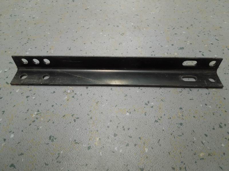 Height valve adjustment rod bracket (front)