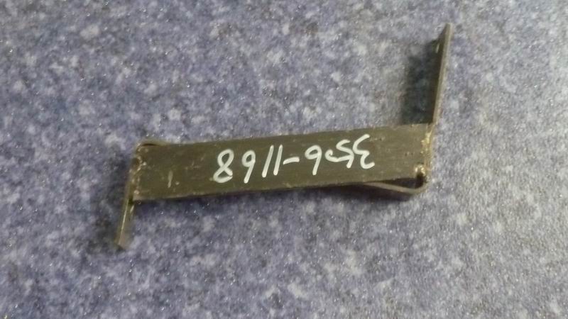 Pipe support, Z-shaped, with reinforcement plate-1