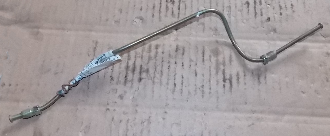 Rear axle right brake oil pipe