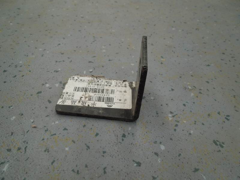 Кронштейн тяги регулировки клапана высоты-1