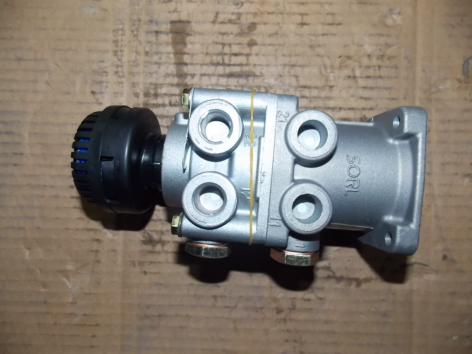 Brake valve (Ruili, large pressure difference, no pedal, with muffler)-1