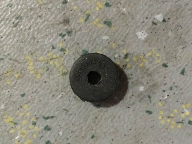 Резиновая виброгасящая накладка, 12 , φ6, А 60