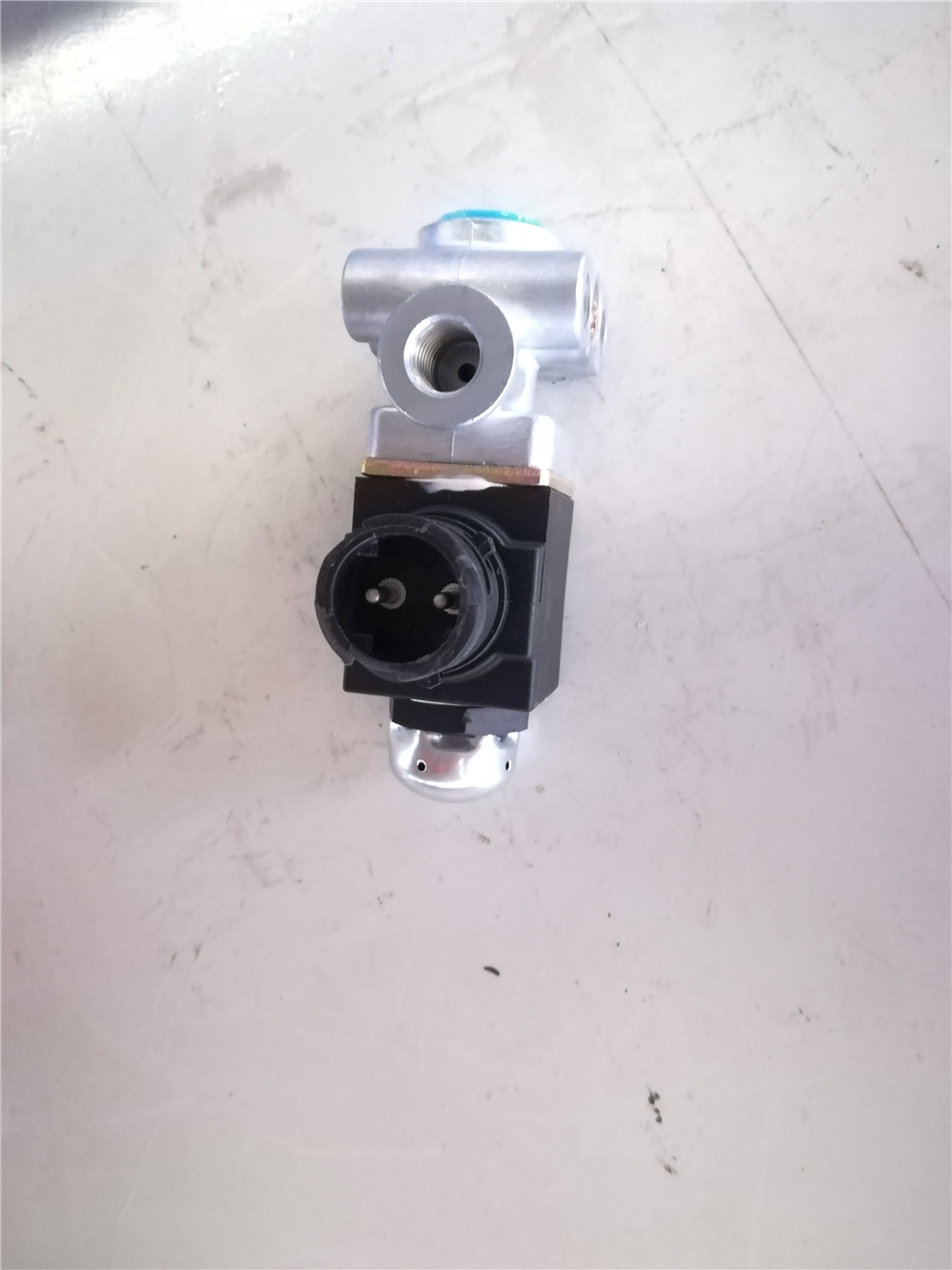 Normally closed solenoid valve (Ruili, 12V)-1