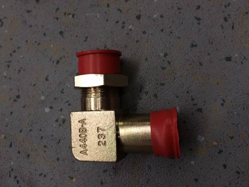 Разъем воздухозаборника воздушного компрессора-2