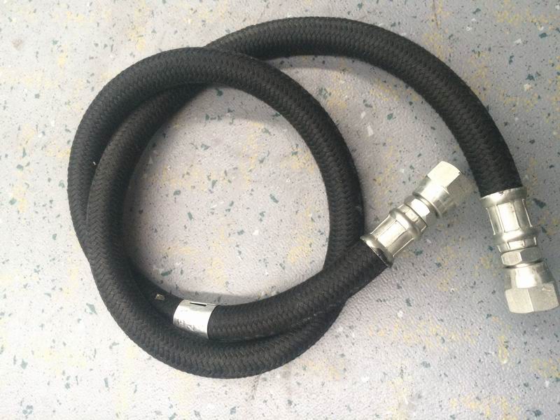 Air compressor water outlet pipe