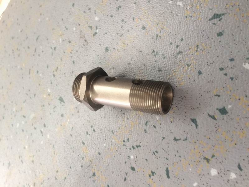 加油口空心接头-2