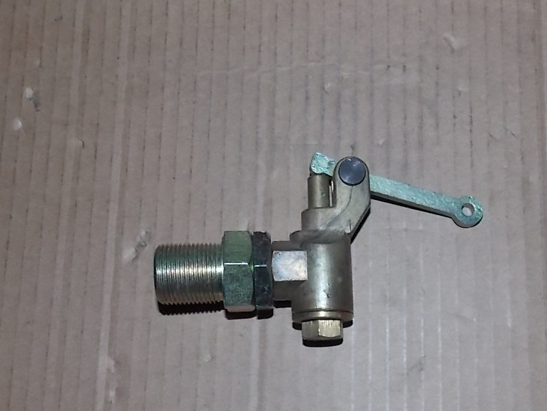 D Клапан слива воды (ручного типа)