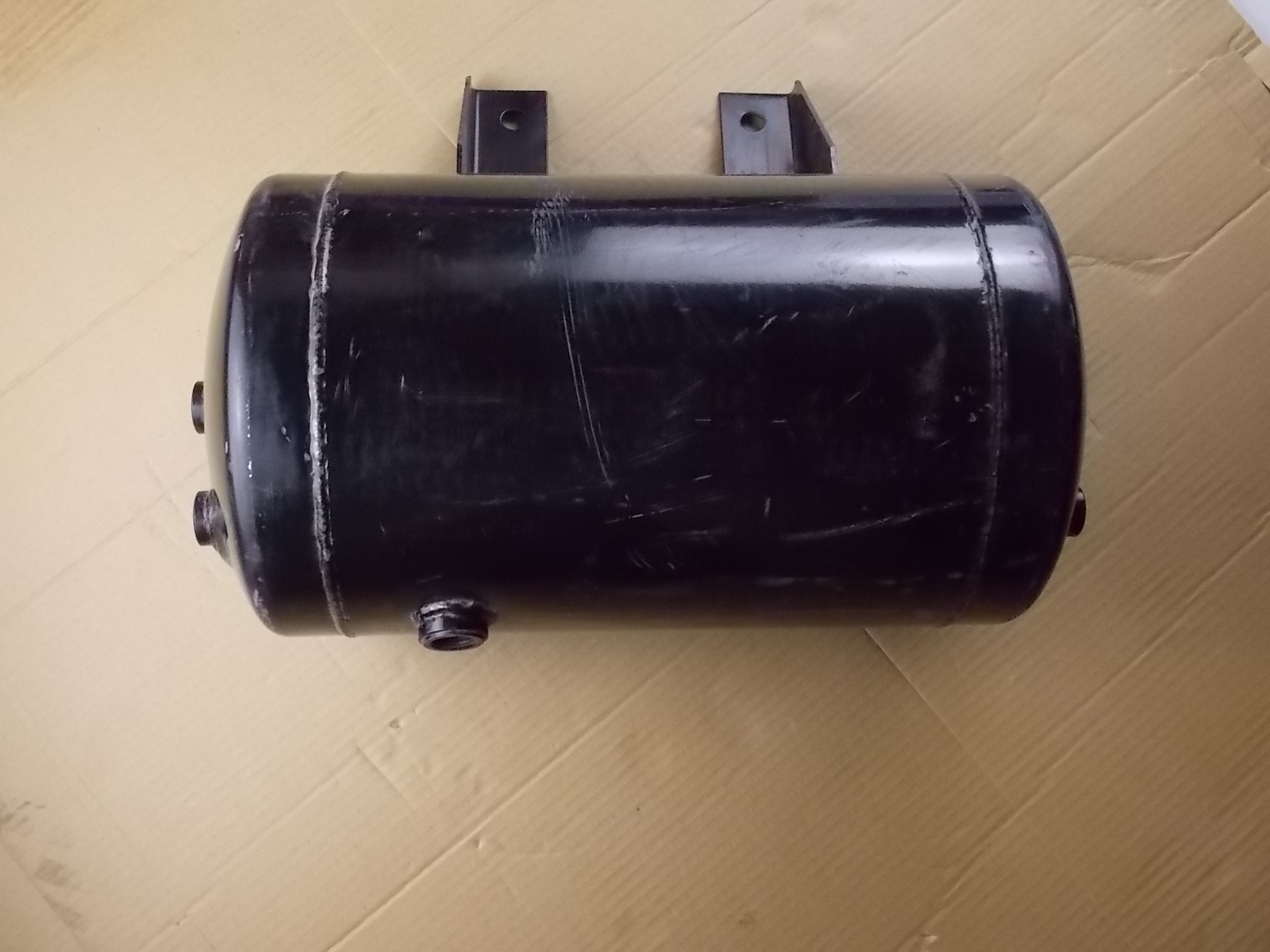 Auxiliary air storage cylinder assembly-3