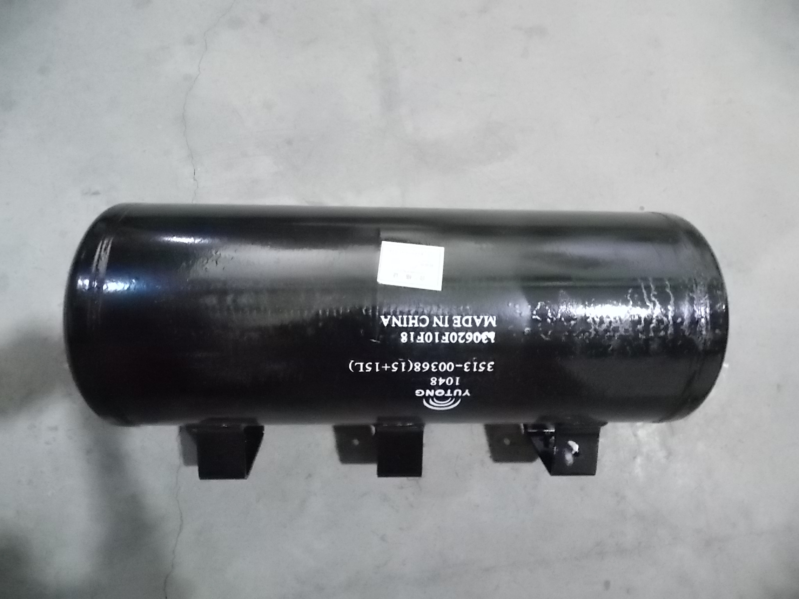 Double fed gas cylinder (15+15L, φ246, with bracket, Q195)