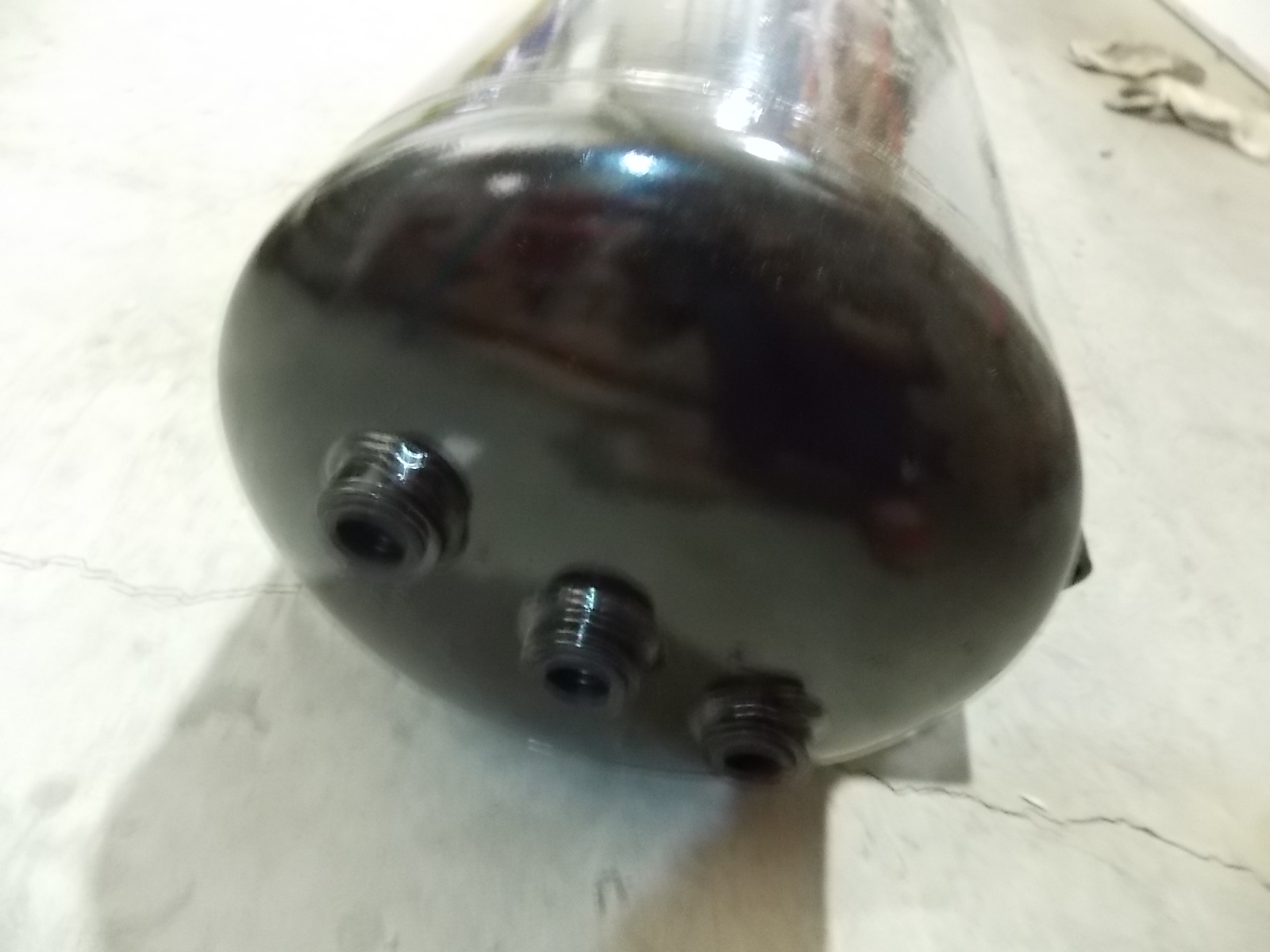 Double fed gas cylinder (15+15L, φ246, with bracket, Q195)-1