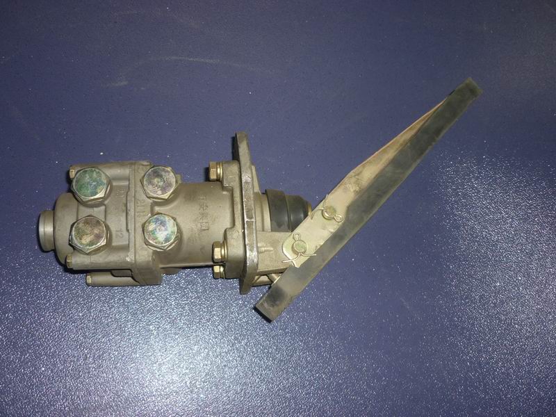 D Brake valve (Wan An, large pressure difference, 45° pedal)-1