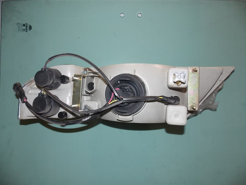 D 右前照灯总成(整体式6790)6830远洋