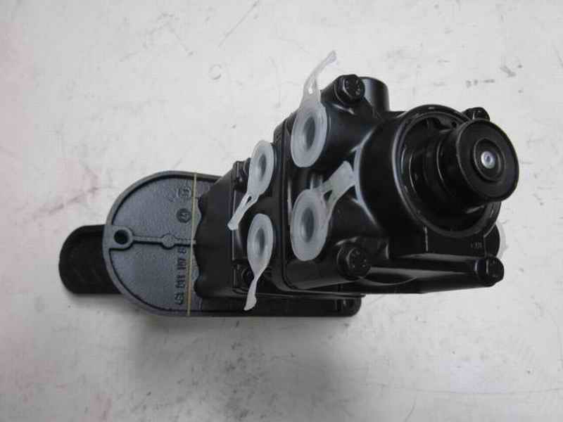 Brake valve (WABCO, small pressure difference, 45° pedal, automatic box)