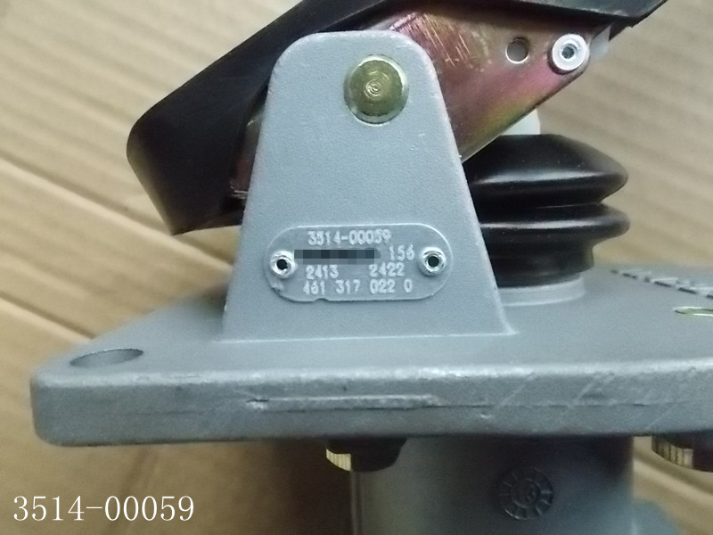 Brake valve (WABCO, large pressure difference, 30° pedal)-1